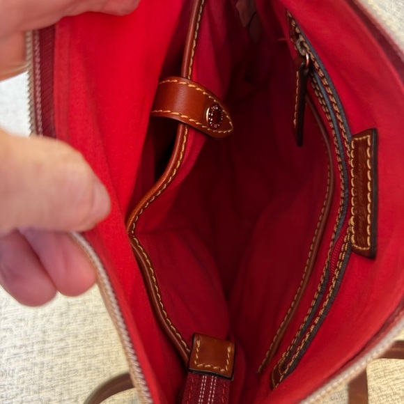 Dooney & Bourke Navy, Red,& Cream Striped Canvas Crossbody Bag EUC 10x101/2 - Picture 11 of 14